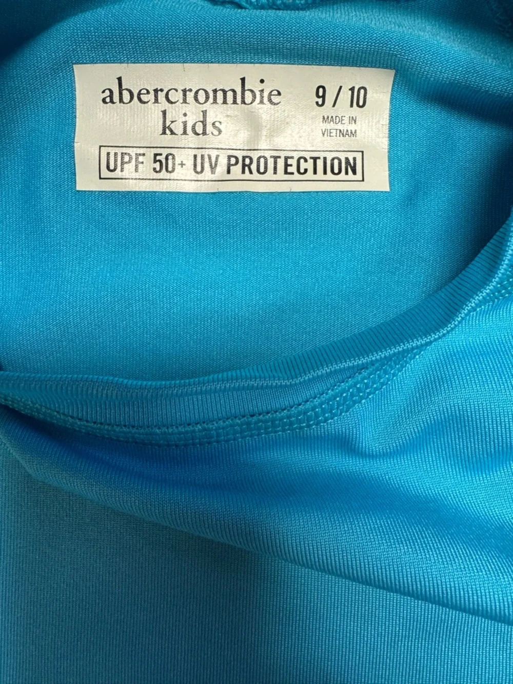 Abercrombie Kids UPF 50+ Light Blue Tee Shirt 9/10 – Discoloration Shown